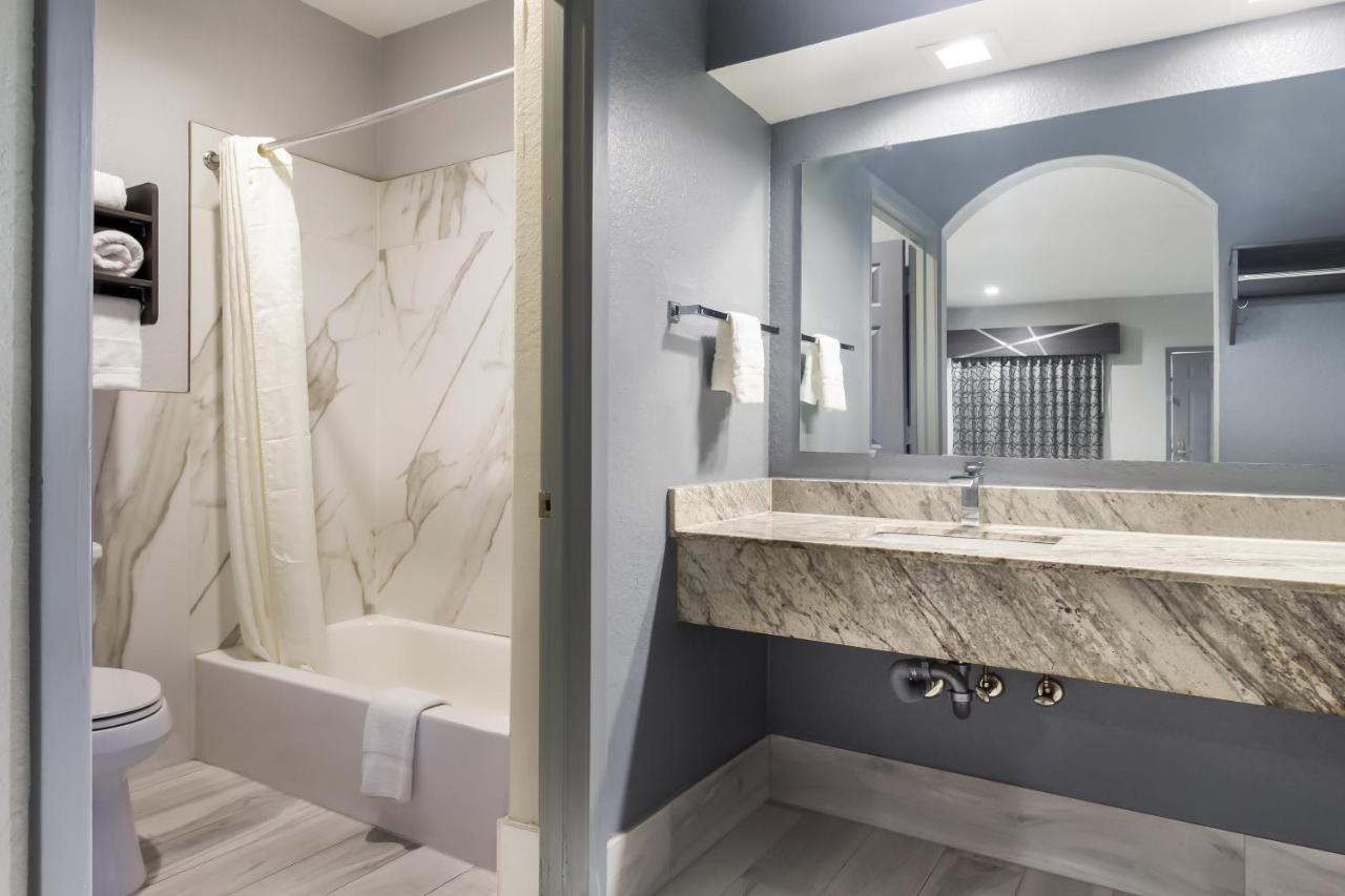Americas Best Value Platinum Inn & Suites Aldine Exteriör bild